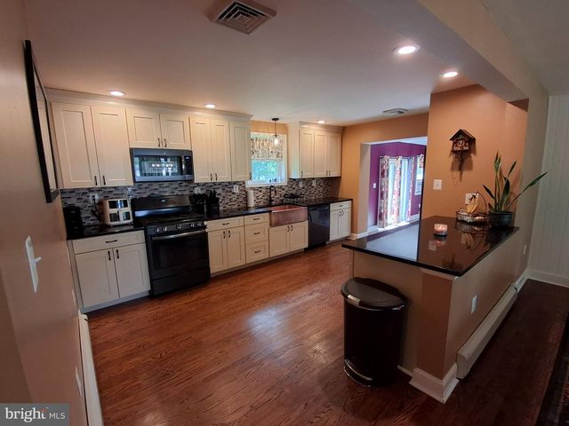 4499 BETHEL RD, Boothwyn, PA 19061