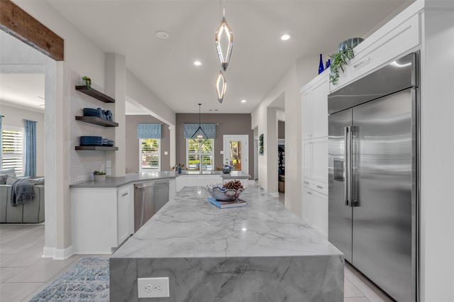 1723 Pampas Trail Drive, Friendswood, TX 77546