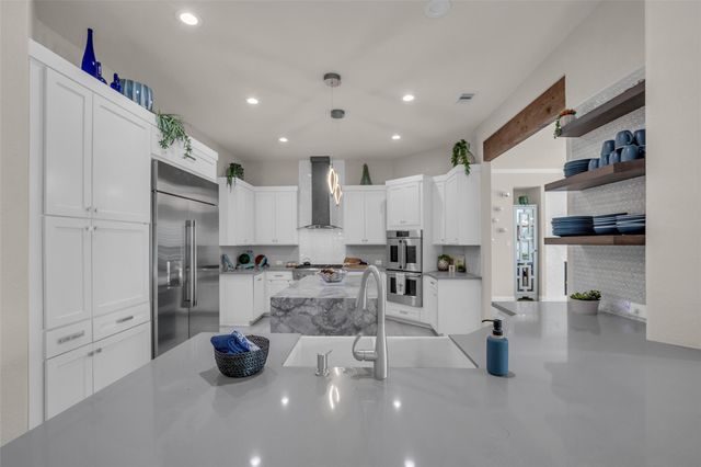 1723 Pampas Trail Drive, Friendswood, TX 77546