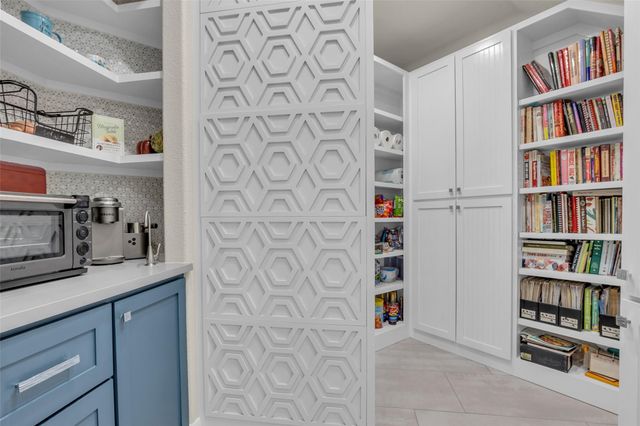 1723 Pampas Trail Drive, Friendswood, TX 77546