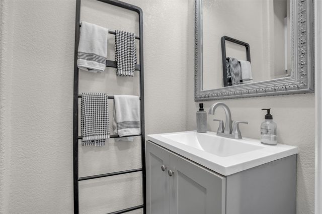 1723 Pampas Trail Drive, Friendswood, TX 77546