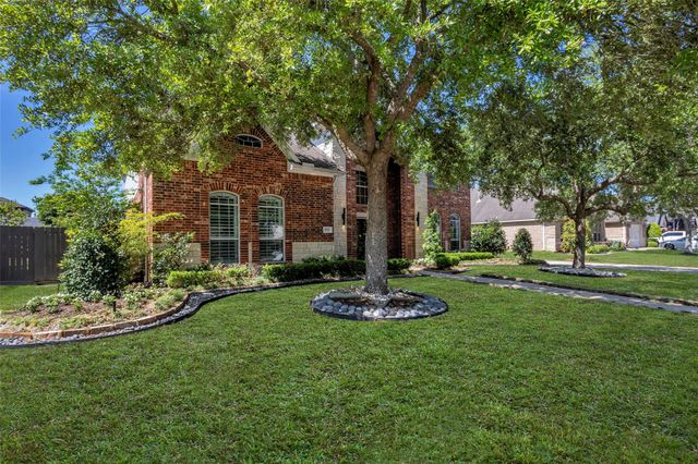 1723 Pampas Trail Drive, Friendswood, TX 77546