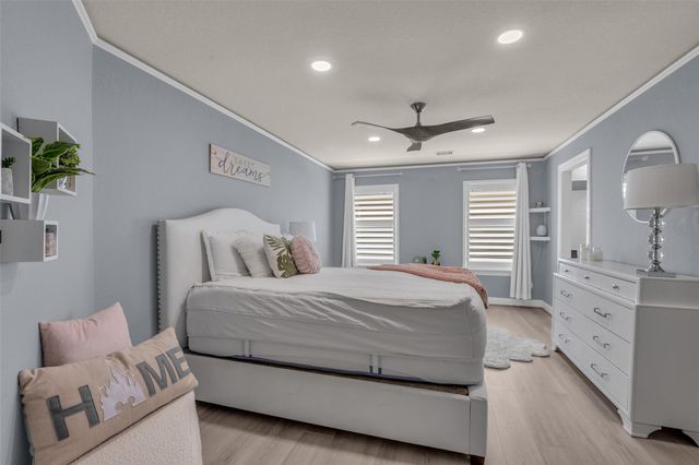 1723 Pampas Trail Drive, Friendswood, TX 77546