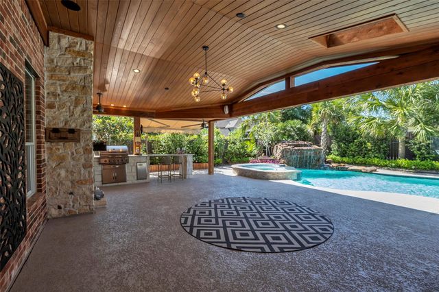 1723 Pampas Trail Drive, Friendswood, TX 77546