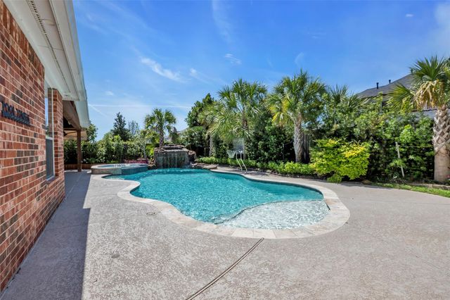 1723 Pampas Trail Drive, Friendswood, TX 77546