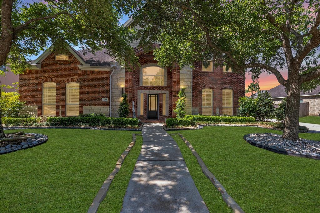 1723 Pampas Trail Drive, Friendswood, TX 77546