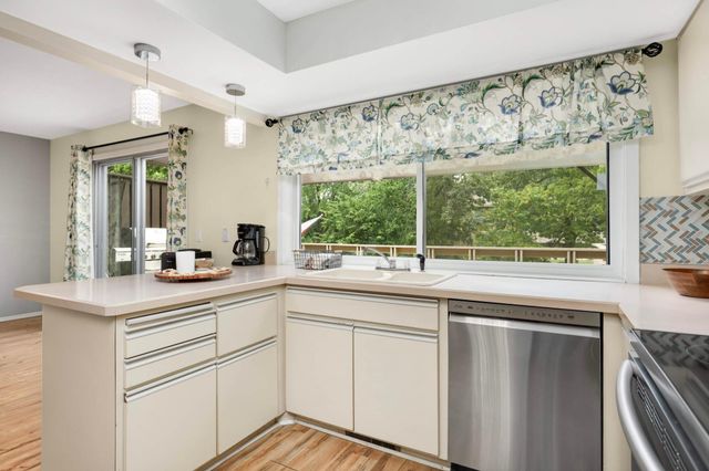 37 Birnamwood Drive, Burnsville, MN 55337