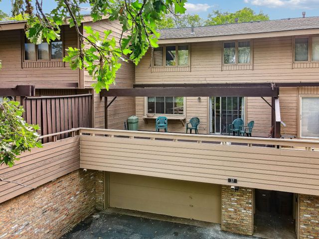 37 Birnamwood Drive, Burnsville, MN 55337