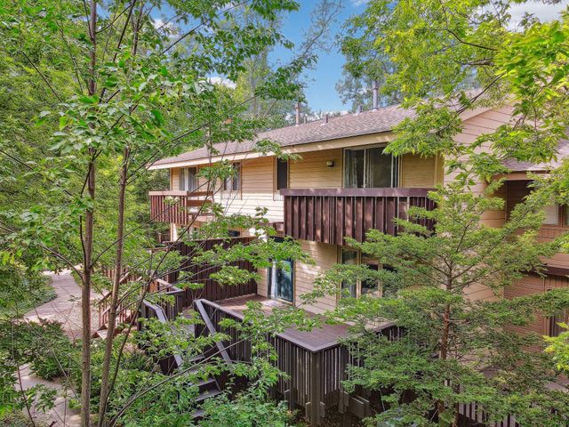 37 Birnamwood Drive, Burnsville, MN 55337