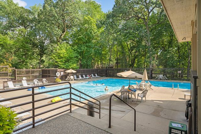 37 Birnamwood Drive, Burnsville, MN 55337