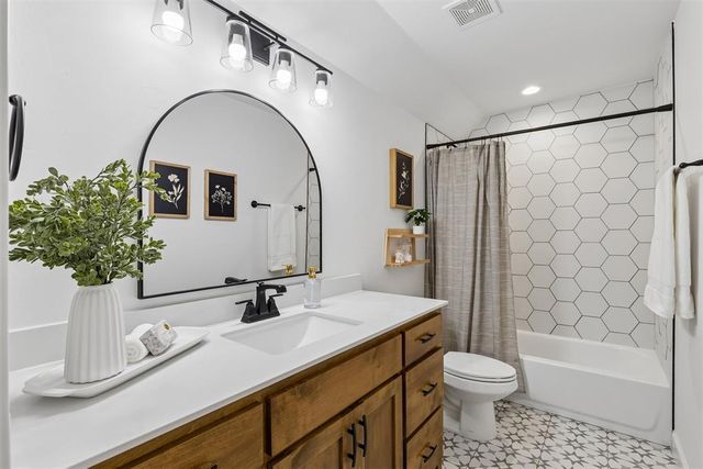 8825 Beechgrove Drive, Arcadia, OK 73007