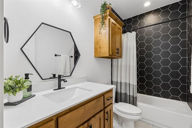 8825 Beechgrove Drive, Arcadia, OK 73007