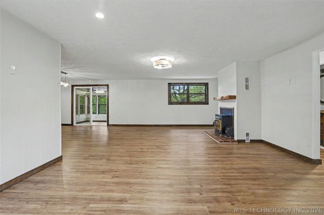 244 Covey Lane, Locust Grove, OK 74352