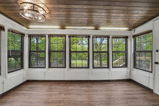 244 Covey Lane, Locust Grove, OK 74352