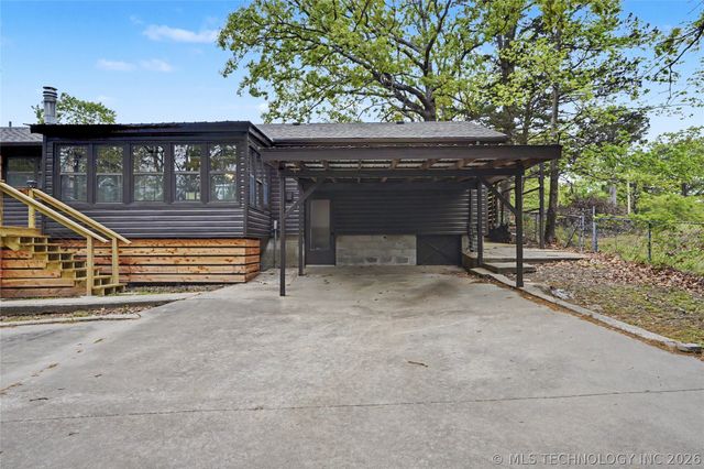 244 Covey Lane, Locust Grove, OK 74352