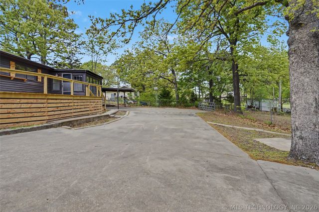 244 Covey Lane, Locust Grove, OK 74352