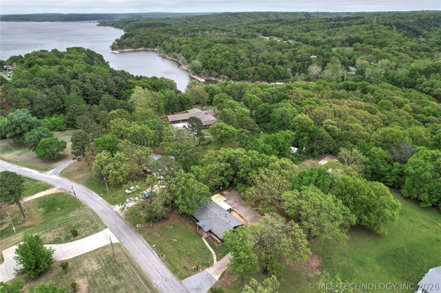 244 Covey Lane, Locust Grove, OK 74352