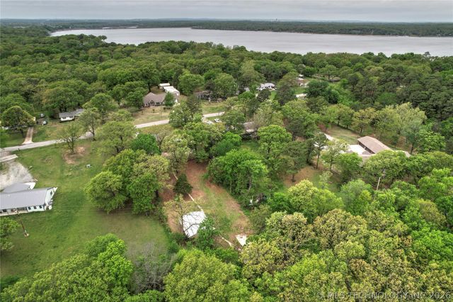 244 Covey Lane, Locust Grove, OK 74352