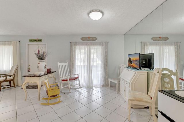 14195 Campanelli Drive, Delray Beach, FL 33484
