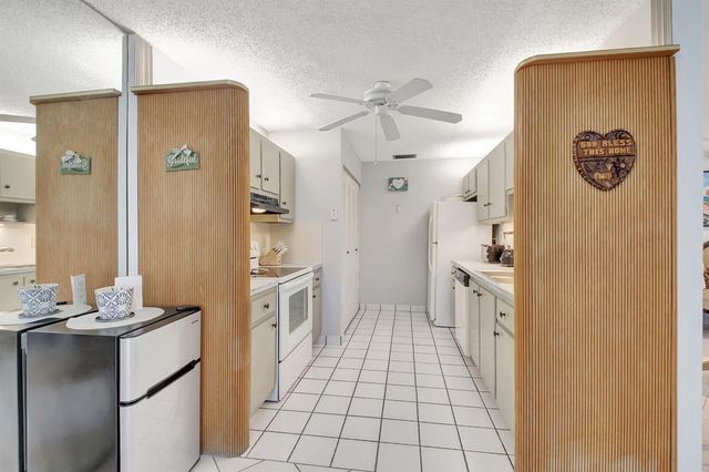 14195 Campanelli Drive, Delray Beach, FL 33484