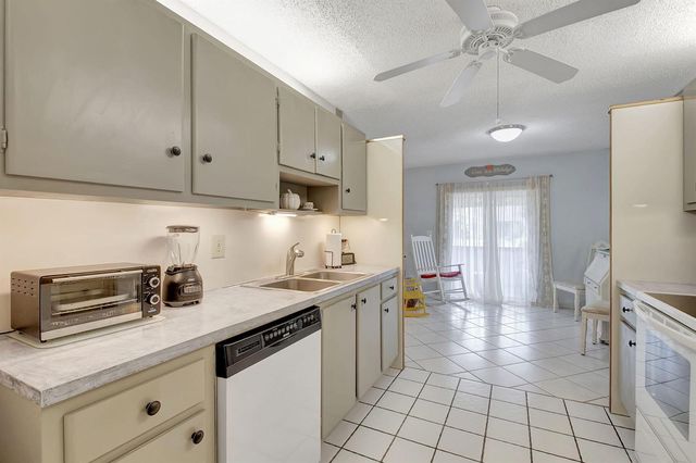 14195 Campanelli Drive, Delray Beach, FL 33484