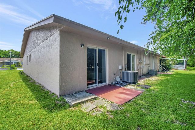 14195 Campanelli Drive, Delray Beach, FL 33484