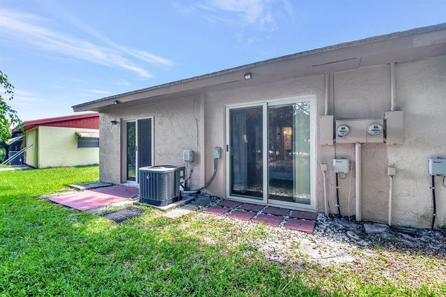 14195 Campanelli Drive, Delray Beach, FL 33484