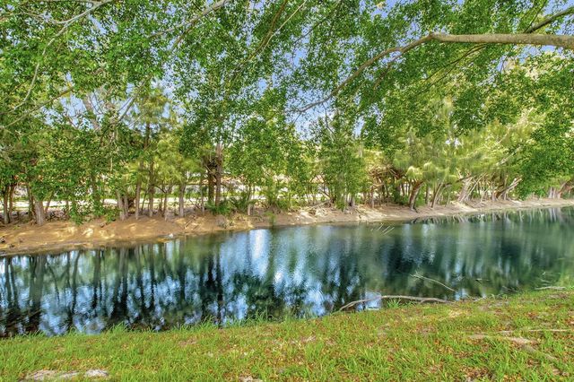14195 Campanelli Drive, Delray Beach, FL 33484