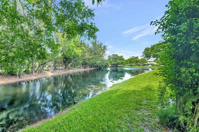 14195 Campanelli Drive, Delray Beach, FL 33484