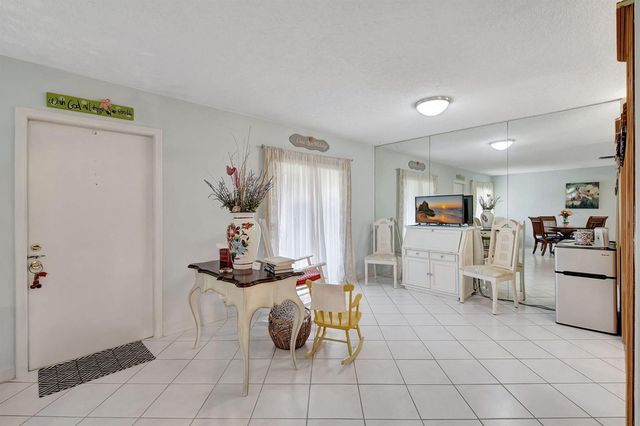 14195 Campanelli Drive, Delray Beach, FL 33484