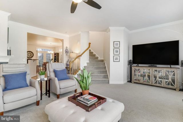 5826 PEARSON LN, Alexandria, VA 22304