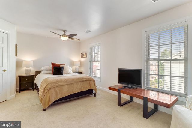 5826 PEARSON LN, Alexandria, VA 22304