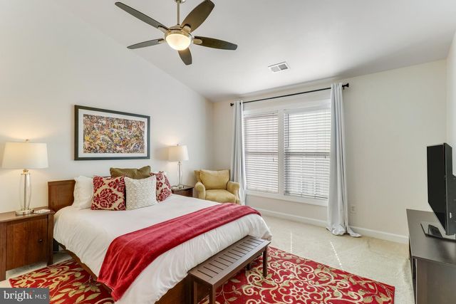 5826 PEARSON LN, Alexandria, VA 22304