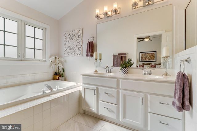 5826 PEARSON LN, Alexandria, VA 22304