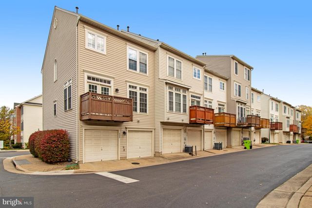 5826 PEARSON LN, Alexandria, VA 22304