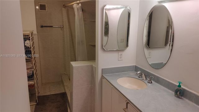 1833 S Ocean Dr 1104, Hallandale Beach, FL 33009