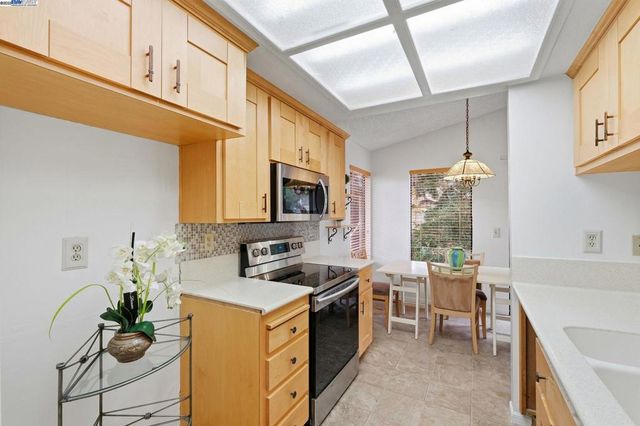 976 Huntington Ter, Fremont, CA 94536