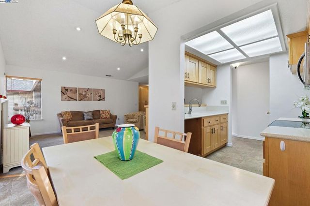 976 Huntington Ter, Fremont, CA 94536