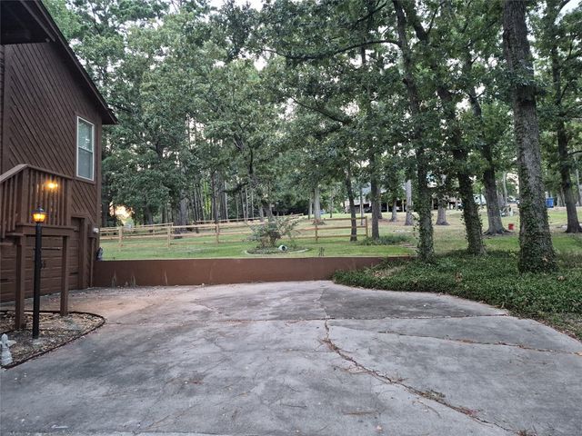 330 Holiday Lane, Coldspring, TX 77331