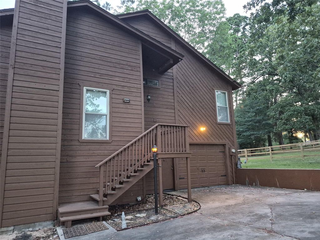 330 Holiday Lane, Coldspring, TX 77331