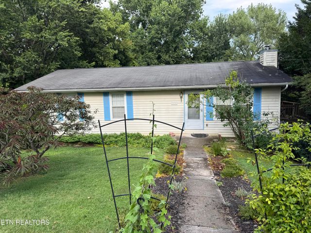 372 Walnut Valley Rd, Clinton, TN 37716