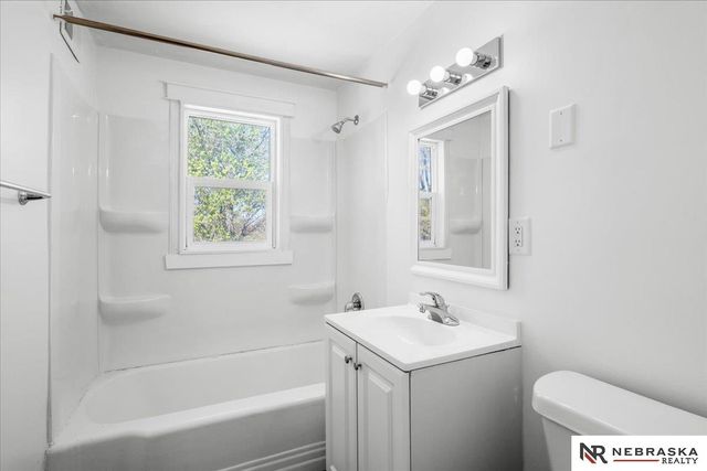 1365 S 40th Street, Lincoln, NE 68510