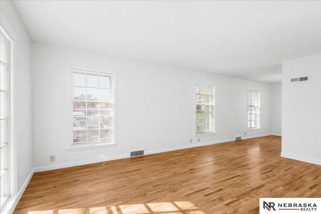 1365 S 40th Street, Lincoln, NE 68510