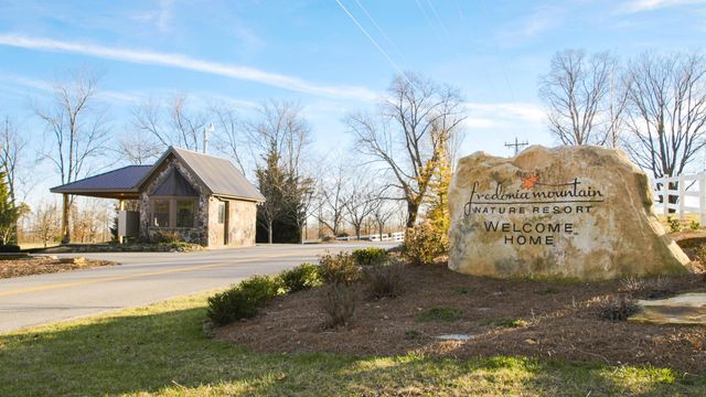 38 Reflection Drive, Dunlap, TN 37327
