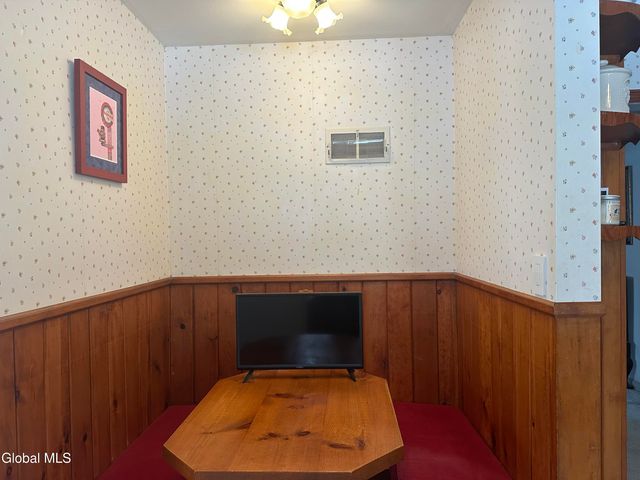 1535 Myron Street, Niskayuna, NY 12309