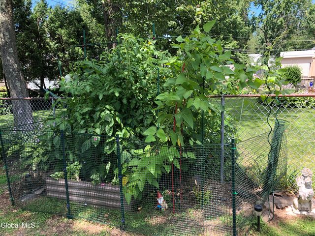 1535 Myron Street, Niskayuna, NY 12309