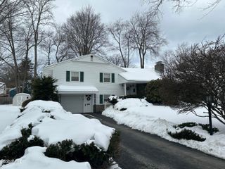 1535 Myron Street, Niskayuna, NY 12309