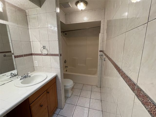 971 N Brookside Drive, Cedar Hill, TX 75104
