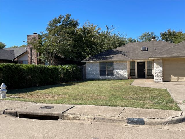 971 N Brookside Drive, Cedar Hill, TX 75104