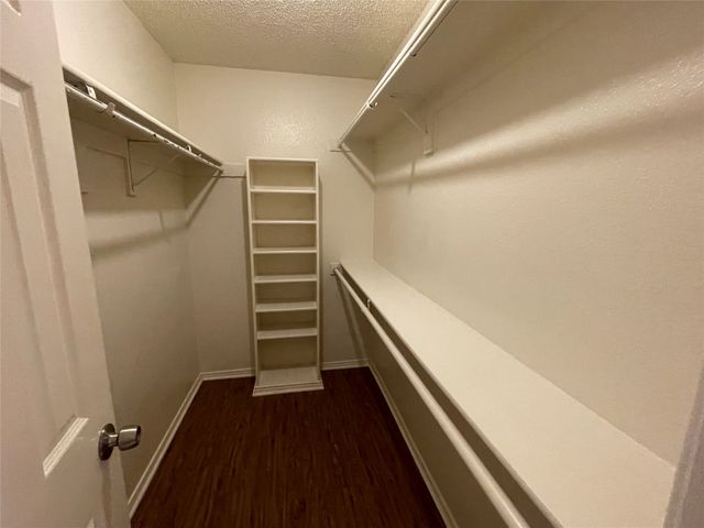971 N Brookside Drive, Cedar Hill, TX 75104
